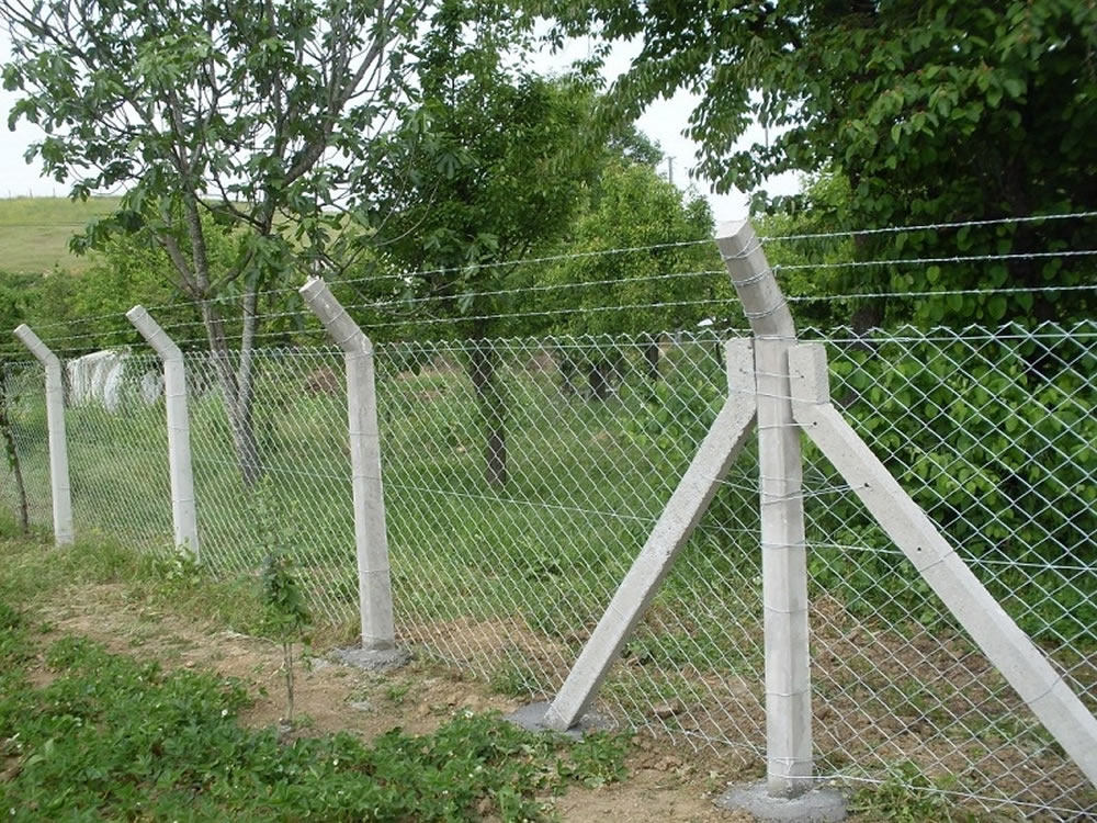 comcrete-pole-aslan-panel-fence