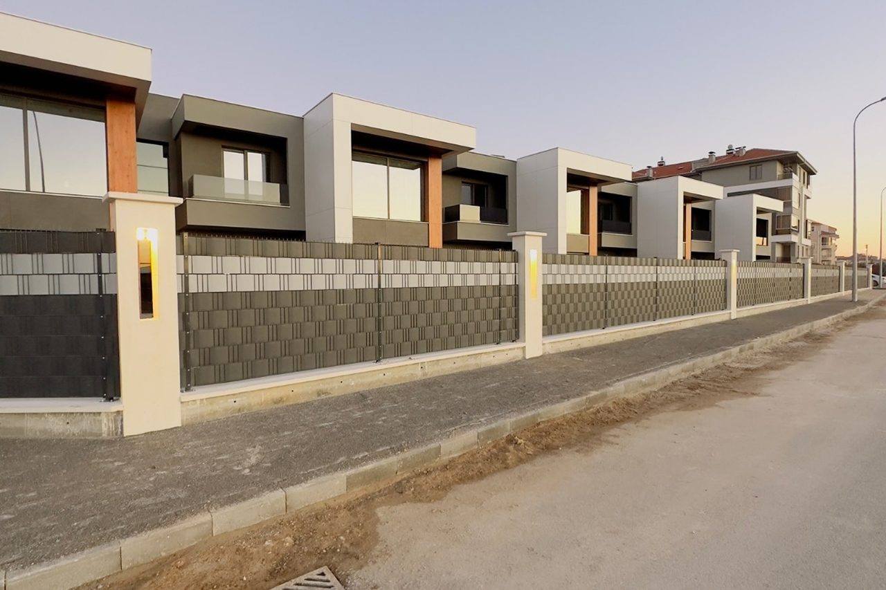 Brandalı Double Panel Çit Sistemleri