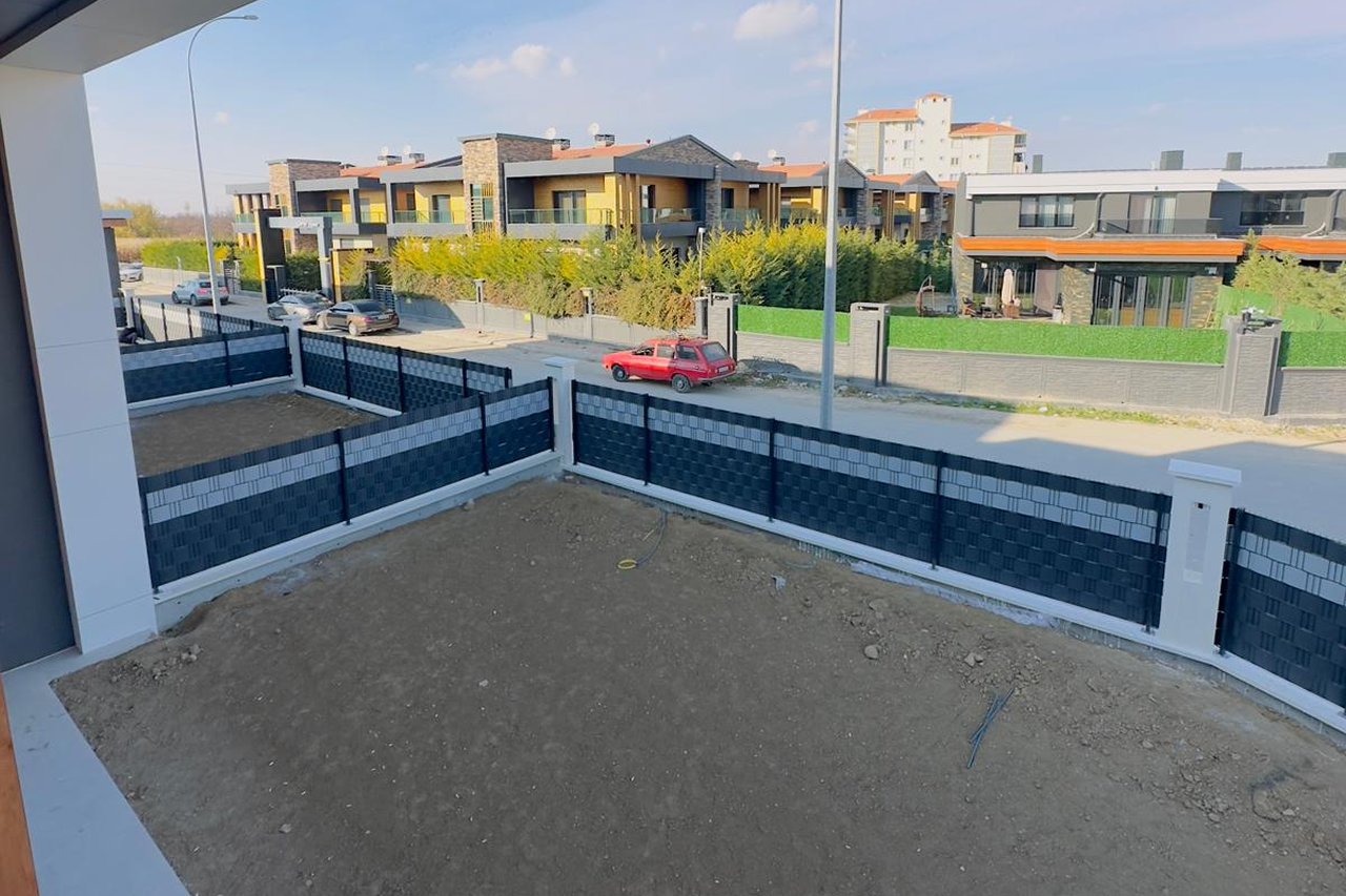 Brandalı Double Panel Çit Sistemleri