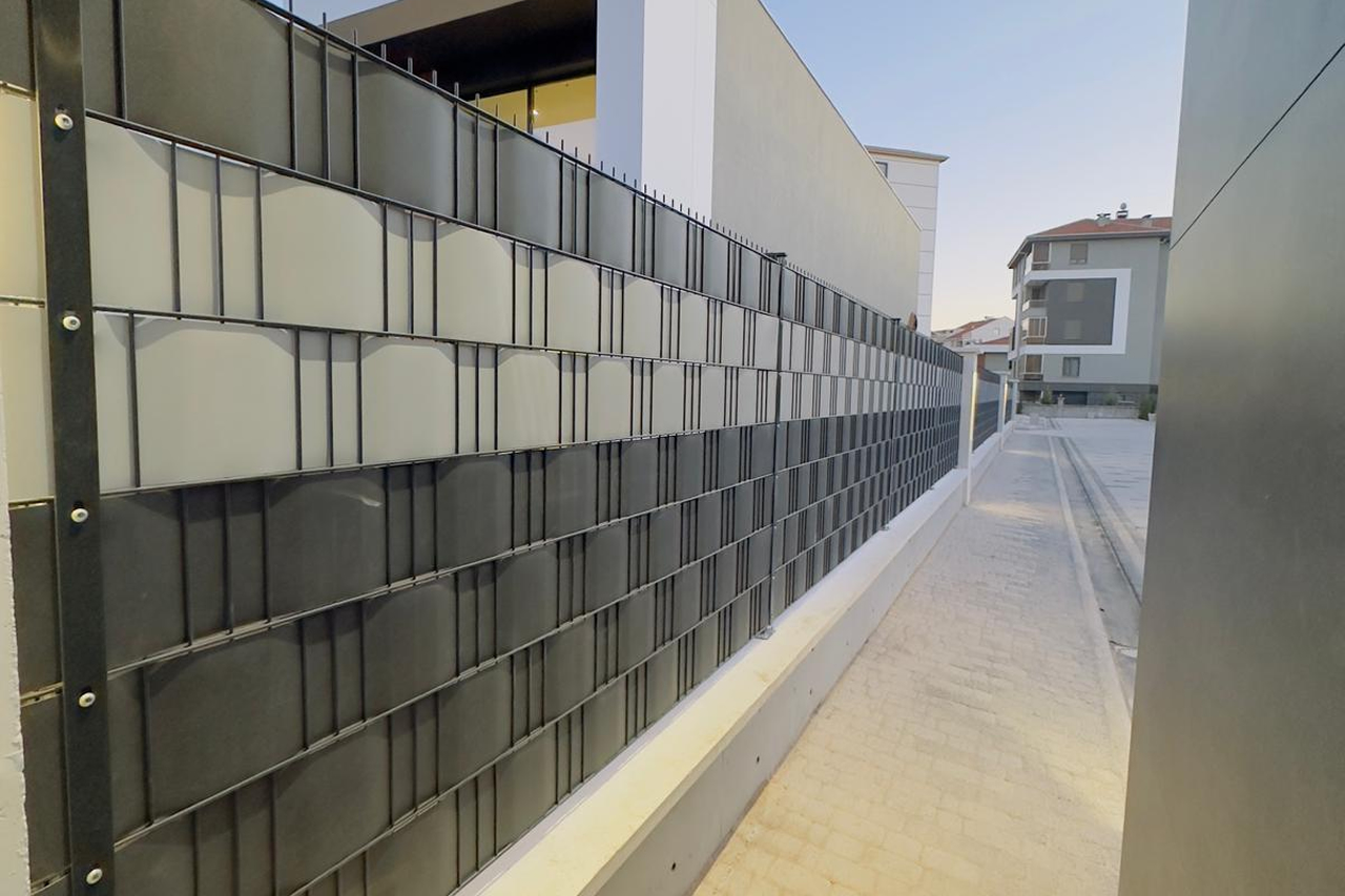 Brandalı Double Panel Çit Sistemleri