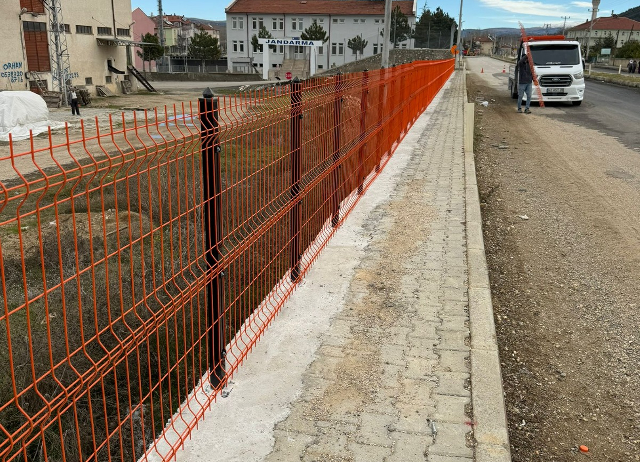 Single Renkli Panel Çit