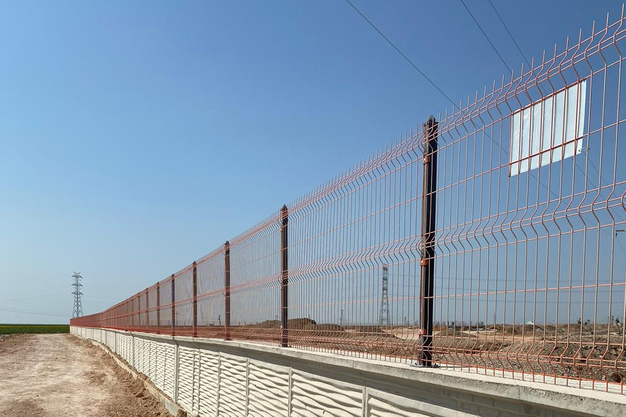 Single Renkli Panel Çit